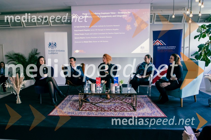 Čaj z razlogom: Reševanje kadrovske sestavljanke v Sloveniji