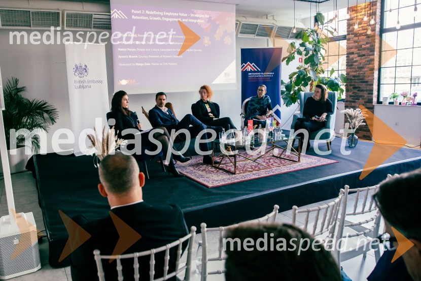 Čaj z razlogom: Reševanje kadrovske sestavljanke v Sloveniji