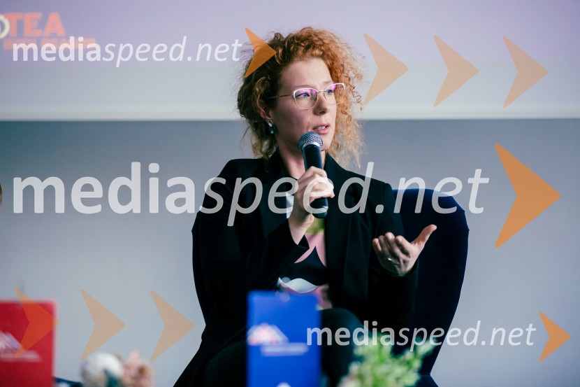 Čaj z razlogom: Reševanje kadrovske sestavljanke v Sloveniji