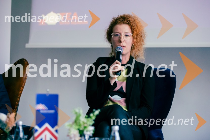 Čaj z razlogom: Reševanje kadrovske sestavljanke v Sloveniji