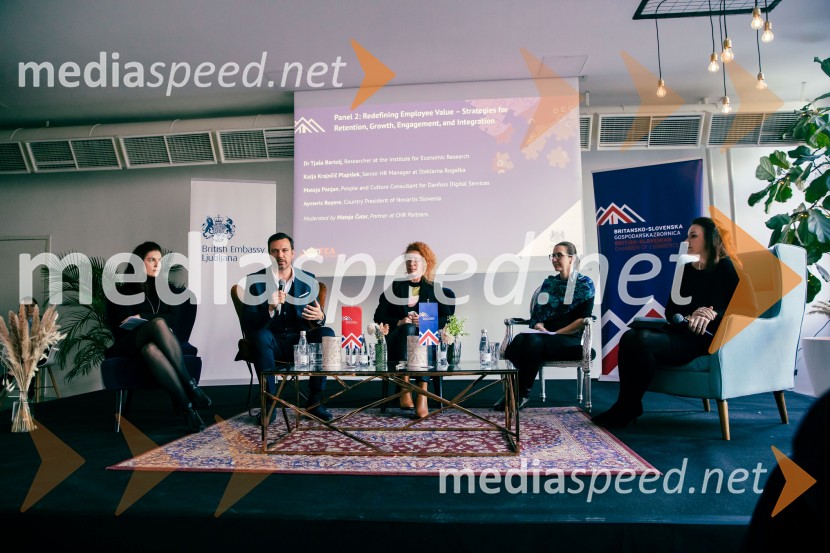 Čaj z razlogom: Reševanje kadrovske sestavljanke v Sloveniji