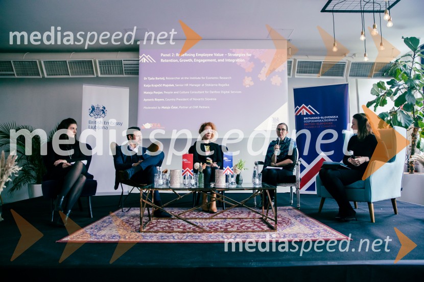 Čaj z razlogom: Reševanje kadrovske sestavljanke v Sloveniji