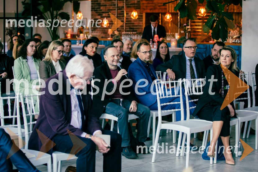 Čaj z razlogom: Reševanje kadrovske sestavljanke v Sloveniji