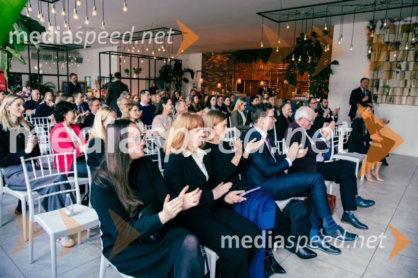 Čaj z razlogom: Reševanje kadrovske sestavljanke v Sloveniji