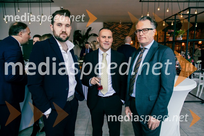  Miha Murn, predsednik AAMI Corporation, predsednik Botticellijevega kluba, predsednik Salvadorjevega kluba, direktor Zavoda AAMI, umetnik;  ... ;  ... Čaj z razlogom: Reševanje kadrovske sestavljanke v Sloveniji