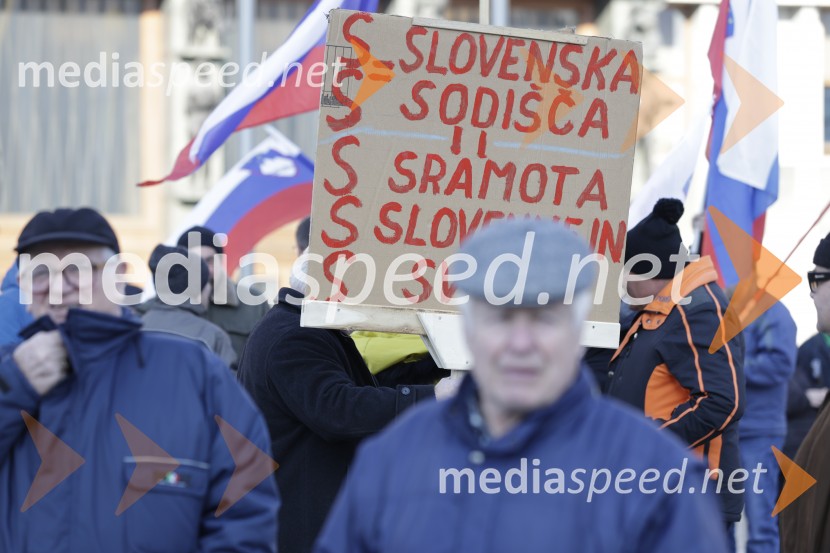 Protest v Ljubljani za pravičnejše plače in delovne pogoje