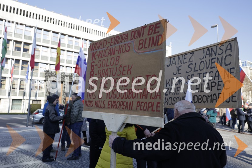 Protest v Ljubljani za pravičnejše plače in delovne pogoje