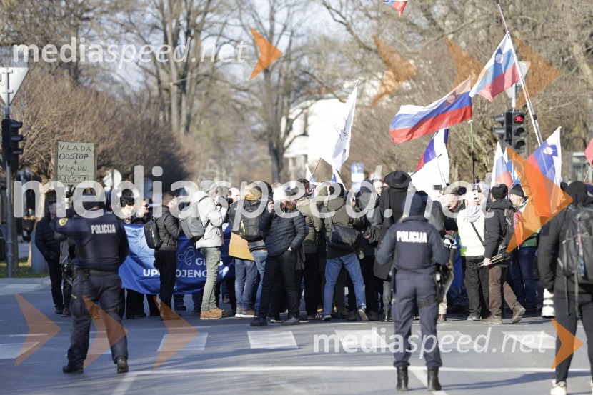 Protest v Ljubljani za pravičnejše plače in delovne pogoje