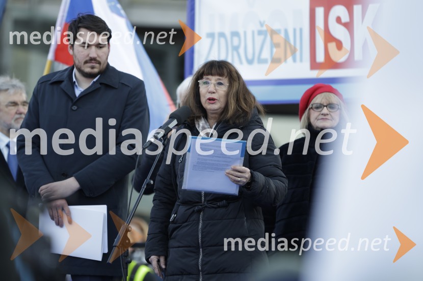 Protest v Ljubljani za pravičnejše plače in delovne pogoje