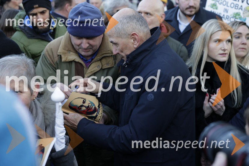  Janez Janša, predsednik stranke SDSProtest v Ljubljani za pravičnejše plače in delovne pogoje