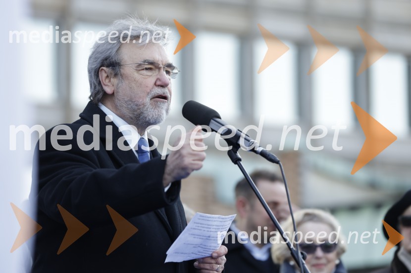 Protest v Ljubljani za pravičnejše plače in delovne pogoje