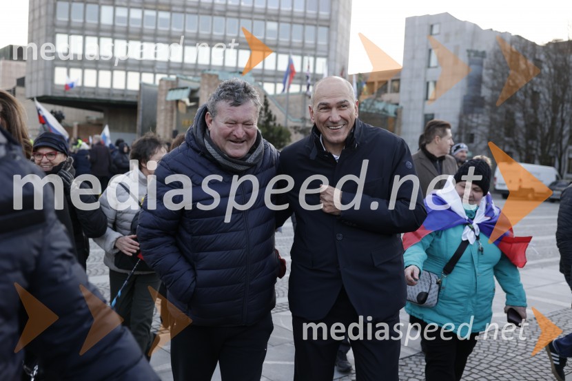  ... ;  Janez Janša, predsednik stranke SDSProtest v Ljubljani za pravičnejše plače in delovne pogoje