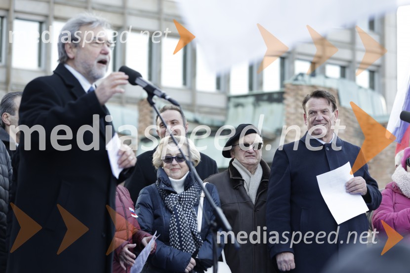 Protest v Ljubljani za pravičnejše plače in delovne pogoje