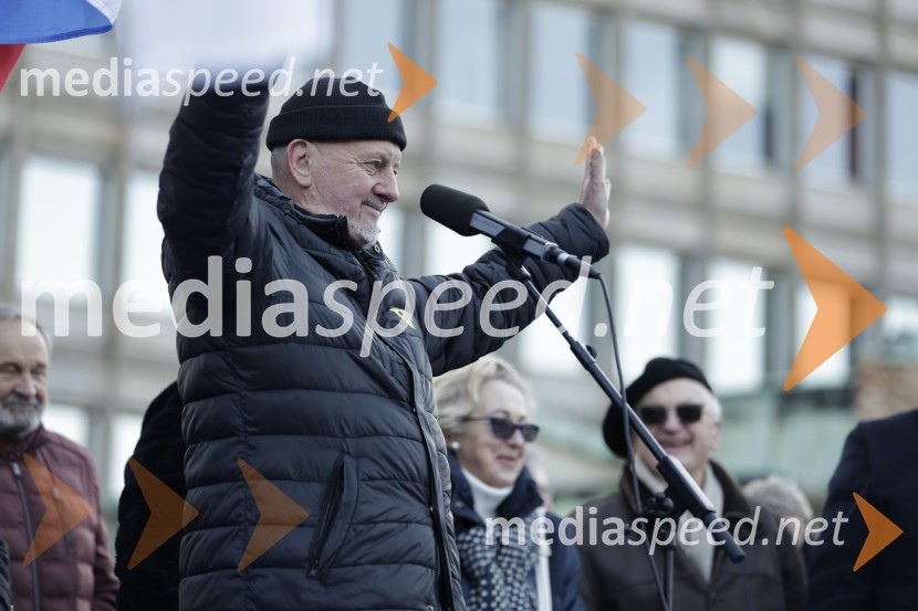  Zmago Jelinčič Plemeniti, politikProtest v Ljubljani za pravičnejše plače in delovne pogoje