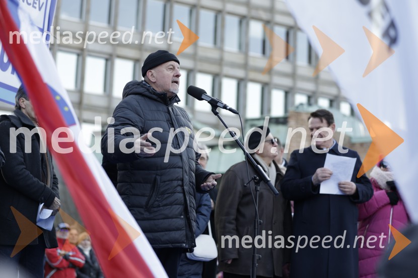  Zmago Jelinčič Plemeniti, politikProtest v Ljubljani za pravičnejše plače in delovne pogoje