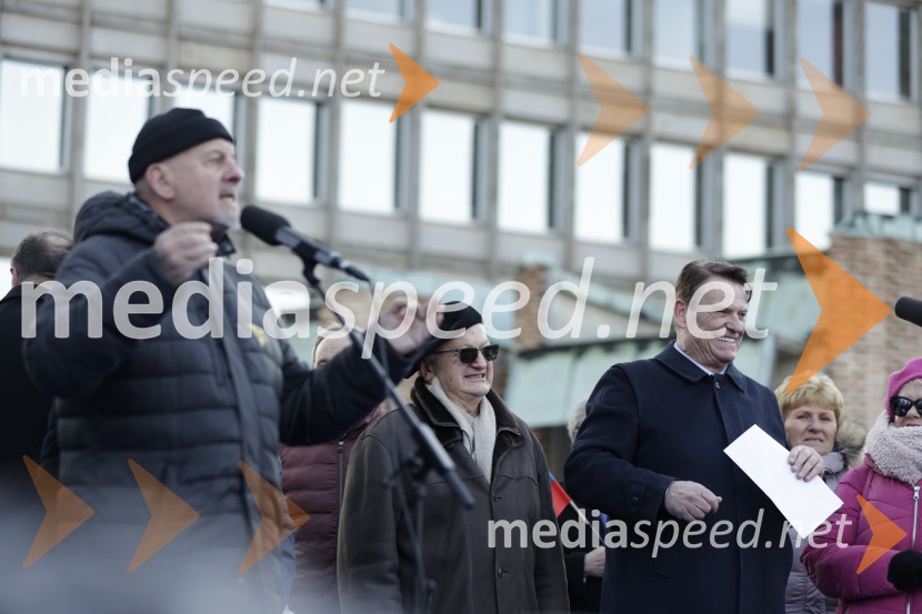  Zmago Jelinčič Plemeniti, politikProtest v Ljubljani za pravičnejše plače in delovne pogoje