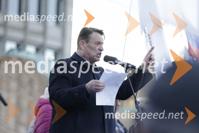 Protest v Ljubljani za pravičnejše plače in delovne pogoje