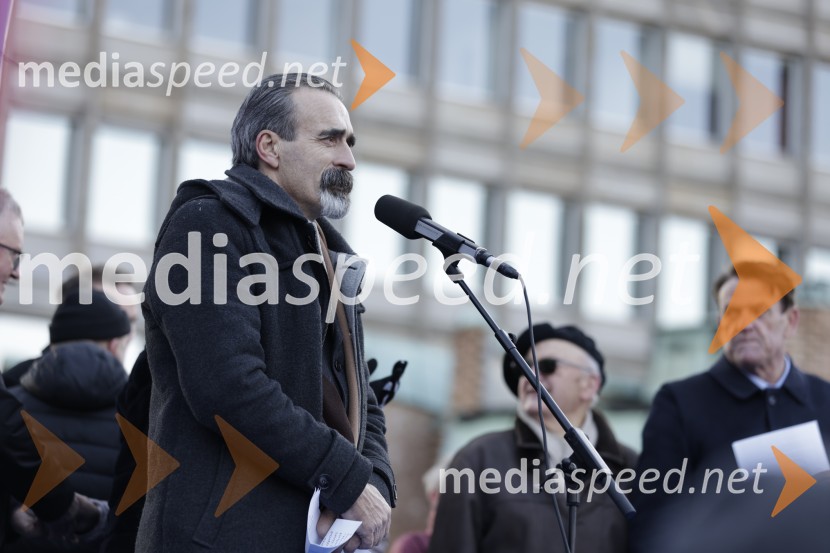 Protest v Ljubljani za pravičnejše plače in delovne pogoje
