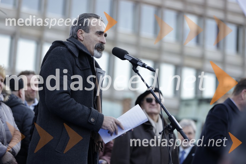 Protest v Ljubljani za pravičnejše plače in delovne pogoje