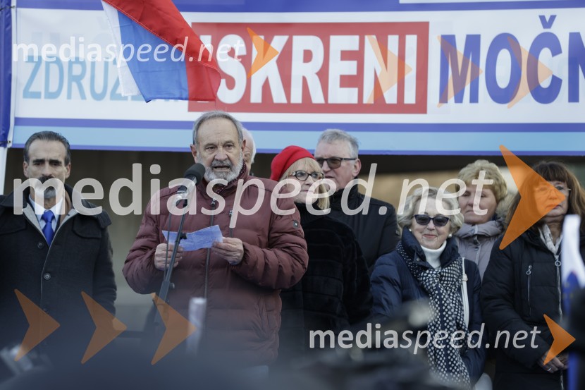 Protest v Ljubljani za pravičnejše plače in delovne pogoje