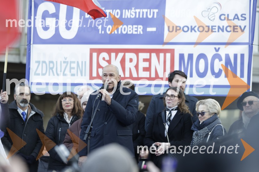  Janez Janša, predsednik stranke SDSProtest v Ljubljani za pravičnejše plače in delovne pogoje