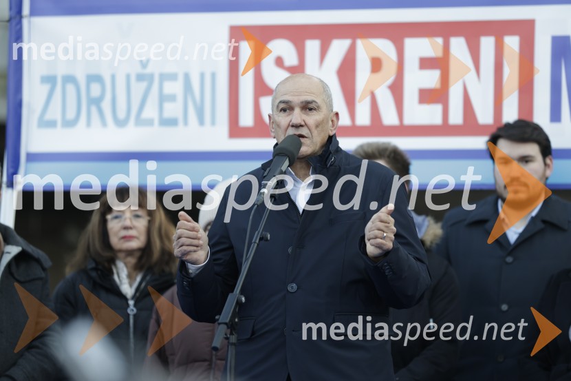  Janez Janša, predsednik stranke SDSProtest v Ljubljani za pravičnejše plače in delovne pogoje