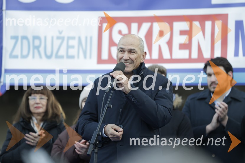  Janez Janša, predsednik stranke SDSProtest v Ljubljani za pravičnejše plače in delovne pogoje