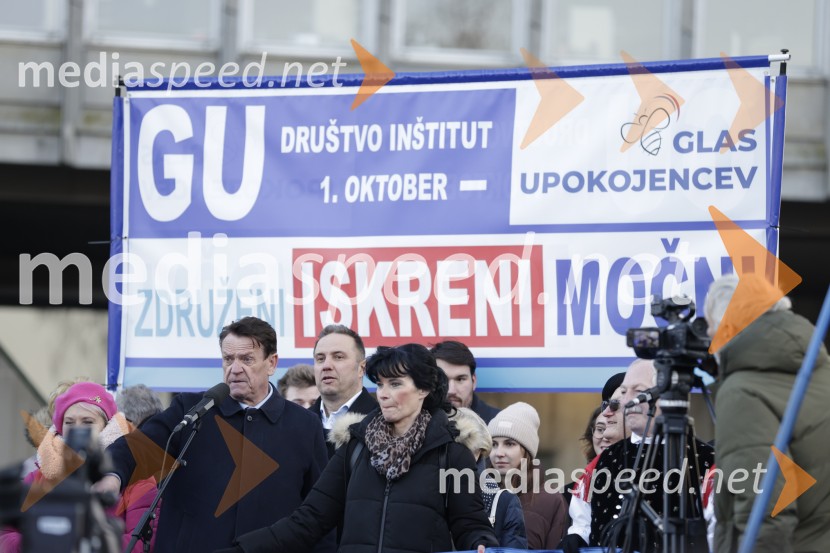 Protest v Ljubljani za pravičnejše plače in delovne pogoje