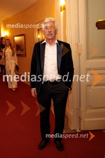  Rajko Kotnik, bivši višji državni odvetnik, predsednik Lions kluba Ljubljana RožnikHamlet, premiera baleta v SNG Opera in balet Ljubljana