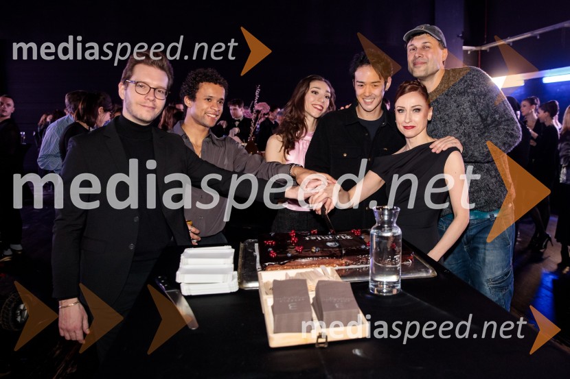  Ayrton Desimpelaere, belgijski dirigent;  Solomon  Osazuva, baletni plesalec;  Emilie Gallerani Tassinari, balerina;  Kenta Yamamoto, baletnik;  Tjaša Kmetec, balerina;  Leo Mujić, koreografHamlet, premiera baleta v SNG Opera in balet Ljubljana