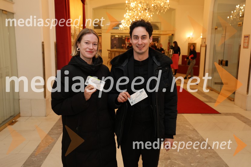  Julija Klavžar, igralka;  Žan Koprivnik, igralecDrama ≈ [približno enako kot], premiera v SNG Maribor