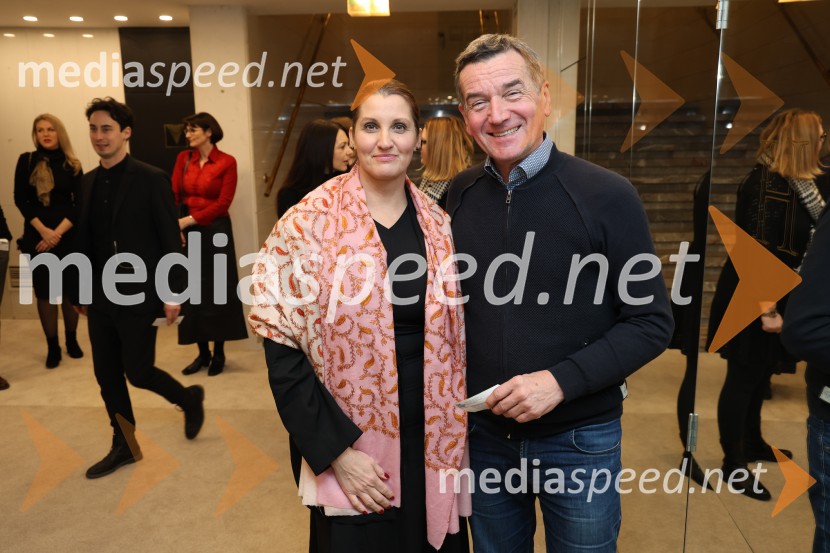 Drama ≈ [približno enako kot], premiera v SNG Maribor