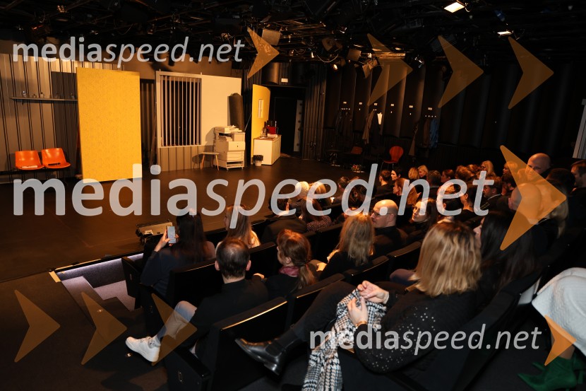 Drama ≈ [približno enako kot], premiera v SNG Maribor