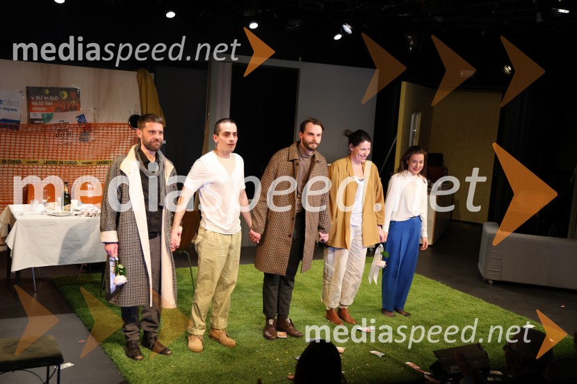  Kristjan  Ostanek, igralec;  Petja Labović, igralec;  Blaž Dolenc, igralec;  Minca Lorenci, igralka;  Liza Marijina, igralkaDrama ≈ [približno enako kot], premiera v SNG Maribor