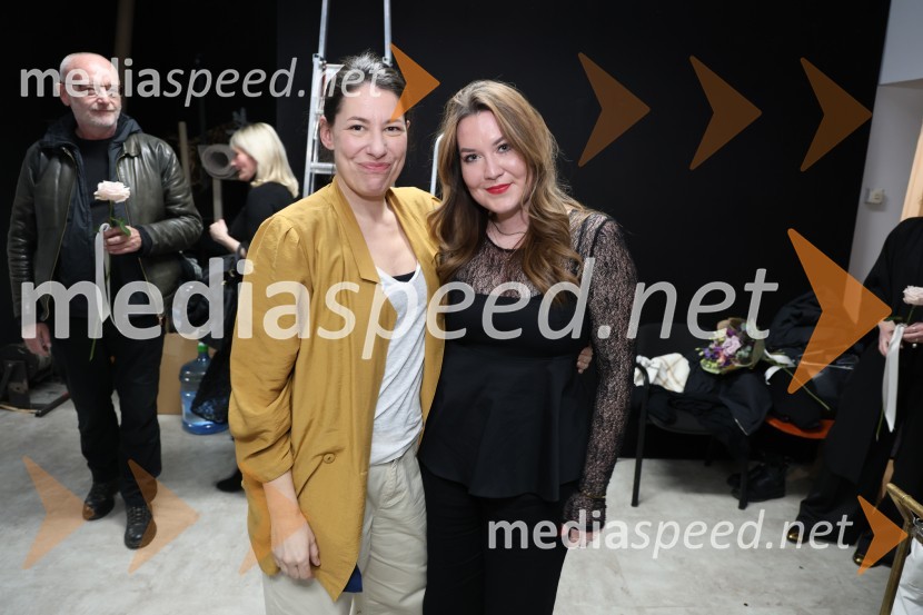  Minca Lorenci, igralka;  Luna Pentek , dramaturginjaDrama ≈ [približno enako kot], premiera v SNG Maribor