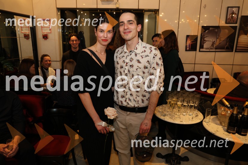  Lea Mihevc, igralka;  Petja Labović, igralecDrama ≈ [približno enako kot], premiera v SNG Maribor