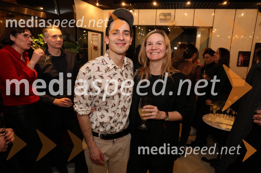  Petja Labović, igralec;  Maša Pelko, režiserkaDrama ≈ [približno enako kot], premiera v SNG Maribor