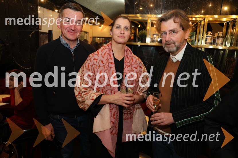  ... ;  ... ;  ... ;  Marko Crnkovič, kolumnist, urednik portala Fokus PokusDrama ≈ [približno enako kot], premiera v SNG Maribor