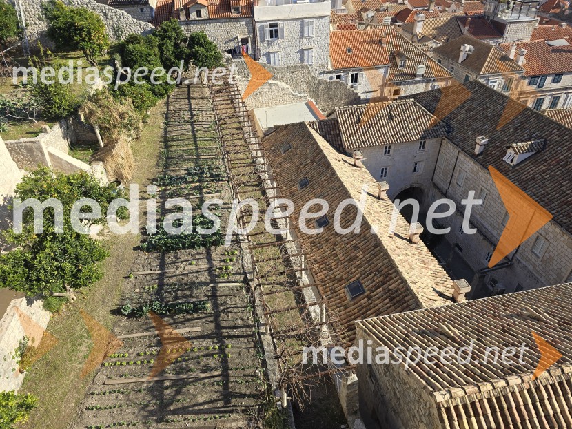 Dubrovnik, biser Jadrana s sredozemskim šarmom