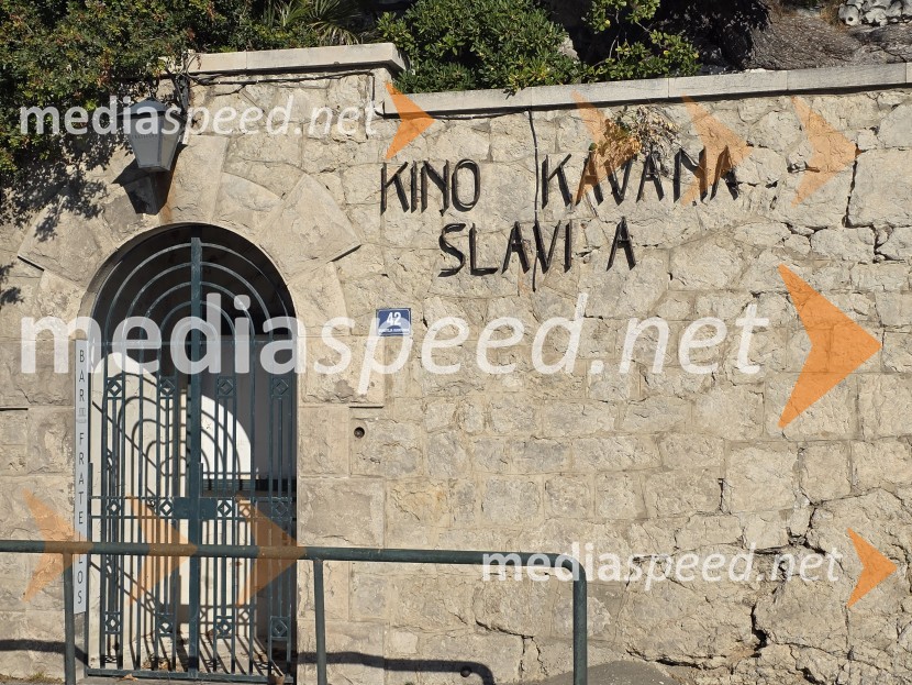 Dubrovnik, Ljetni kino SlavicaDubrovnik, biser Jadrana s sredozemskim šarmom