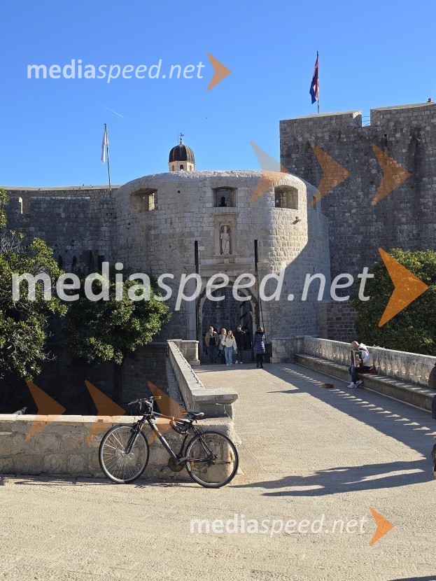 Dubrovnik, biser Jadrana s sredozemskim šarmom