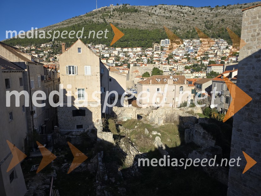 Dubrovnik, biser Jadrana s sredozemskim šarmom