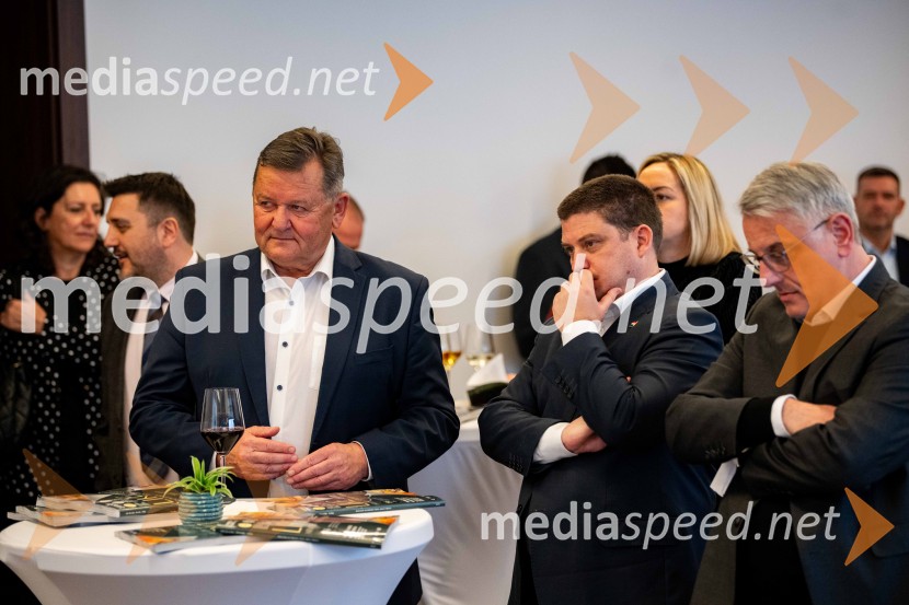  ... ;  Oleg Butković, podpredsednik Vlade RH in minister za pomorstvo, promet in infrastrukturo Republike Hrvaške;  Matjaž Han, minister za gospodarstvo, turizem in športPromocija turistične revije LIKE Slovenija - Hrvaška - Srbija