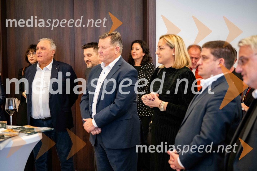  ... ;  ... ;  Oleg Butković, podpredsednik Vlade RH in minister za pomorstvo, promet in infrastrukturo Republike HrvaškePromocija turistične revije LIKE Slovenija - Hrvaška - Srbija