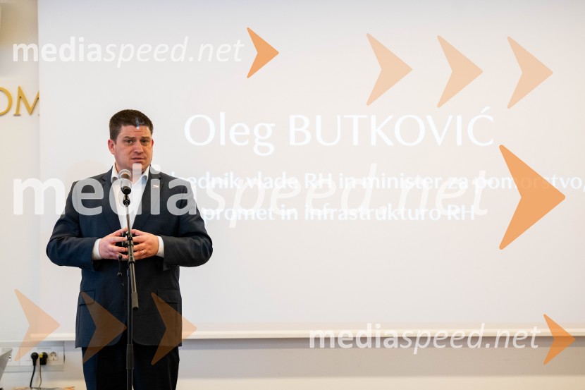  Oleg Butković, podpredsednik Vlade RH in minister za pomorstvo, promet in infrastrukturo Republike HrvaškePromocija turistične revije LIKE Slovenija - Hrvaška - Srbija