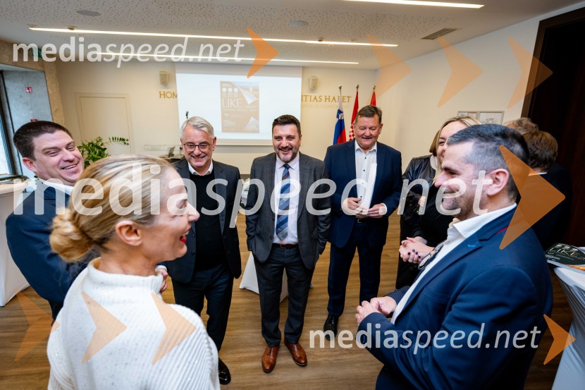  Oleg Butković, podpredsednik Vlade RH in minister za pomorstvo, promet in infrastrukturo Republike Hrvaške;  ... ;  Matjaž Han, minister za gospodarstvo, turizem in šport;  Goran Ogurlić, glavni urednik Jutranjega lista;  ... ;  ... Promocija turistične revije LIKE Slovenija - Hrvaška - Srbija