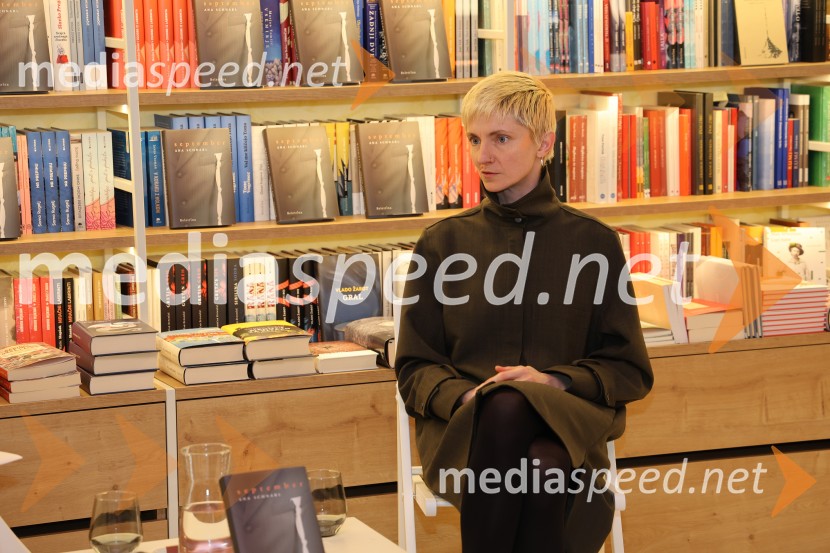  Ana  Schnabl, pisateljicaPredstavitev knjige September Ane Schnabl