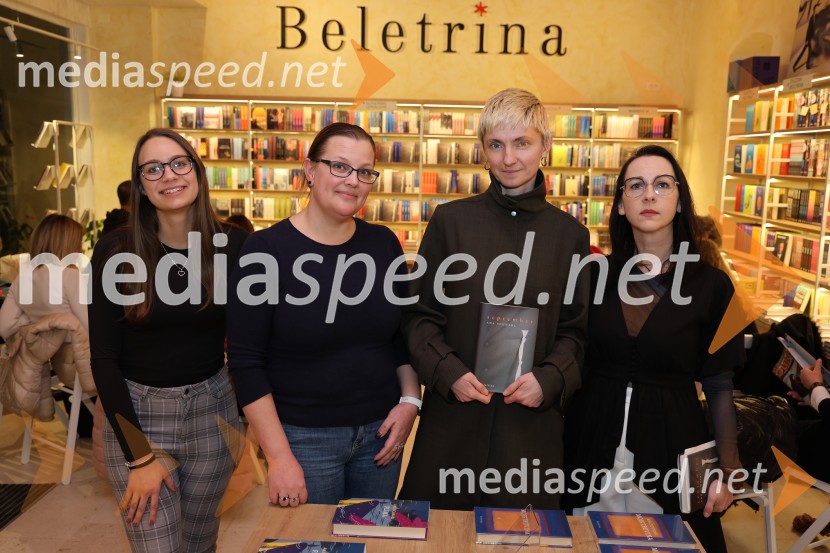  ... ;  ... ;  Ana  Schnabl, pisateljica;  Kristina Kočan, pesnica in prevajalkaPredstavitev knjige September Ane Schnabl