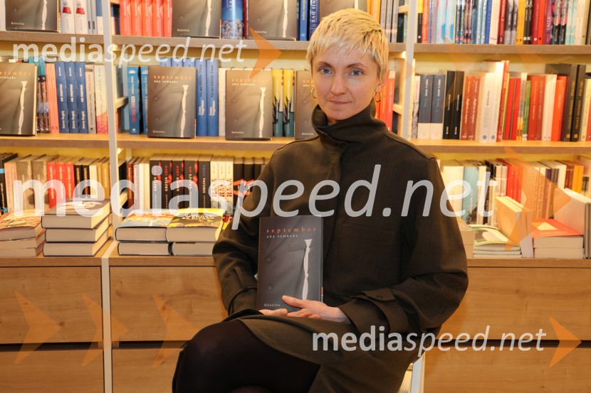 Ana  Schnabl, pisateljicaPredstavitev knjige September Ane Schnabl