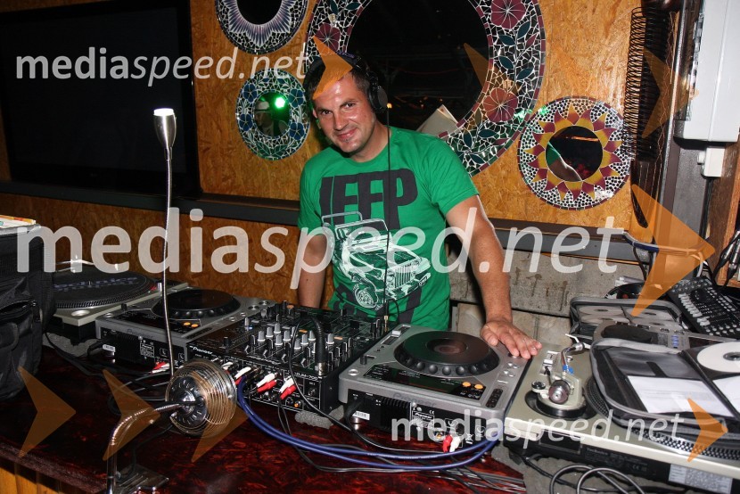 Amadeus Mavrič, DJ Mark TuneVikend v Cocktail baru Alaya